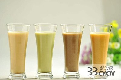 90后美女創業加盟鮮活林奶茶店 開業期間營業額飆升